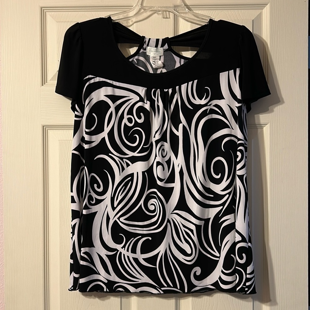 Maurice’s Black, White Dressy Blouse 2X
